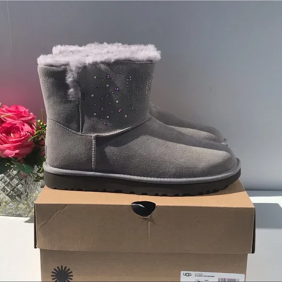 UGG Classic UGG Gem Mini Boots - Picture 3 of 10